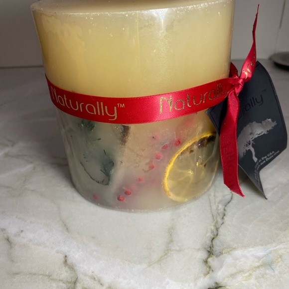 Naturally 5” cylinder candle. unique Candle New - Picture 2 of 7